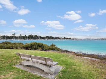 Exceptional Living by the Tamaki River