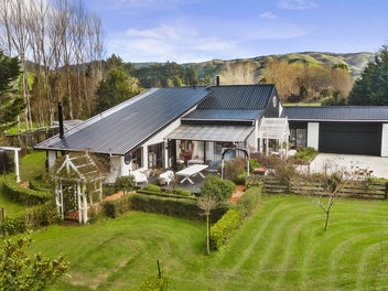 Whitemans Valley Private Estate