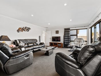 Stylish, executive living with four car garaging
