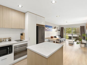 Central, low-maintenance living