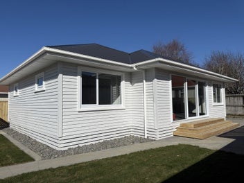 Image 1 of 7