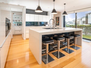 ELEVATED ELEGANCE, ENTERTAINERS DELIGHT!