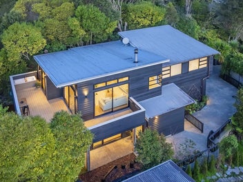 Modern Living, Naturally Framed