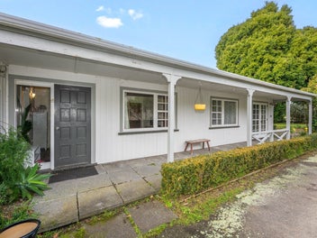 CENTRAL RETRO RENOVATOR