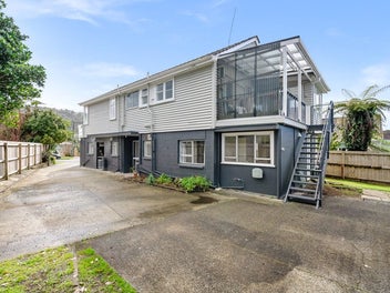 Portfolio Power Up, Triple Income, Top Location!