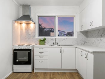 MODERN COMFORT & PRIVACY IN PRIME LOCATION!
