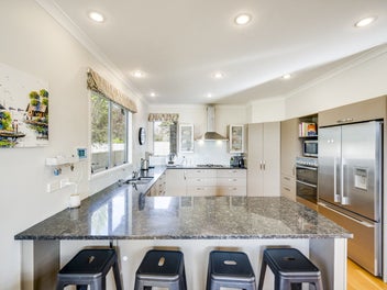 Outstanding, spacious family living – 2012 build