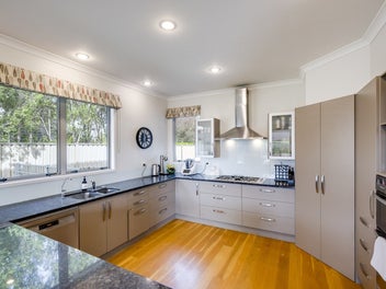 Outstanding, spacious family living – 2012 build