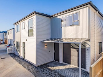 Perfect Home in the Heart of Silverdale!