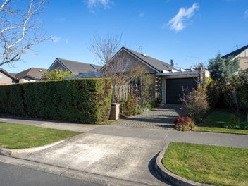 Your Next Over-60's Northwood Address!