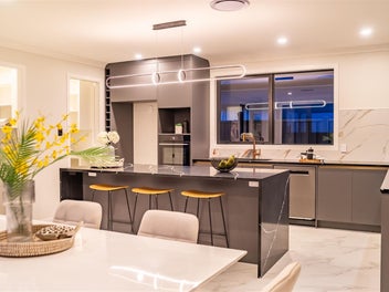 Exquisite Brand New Home