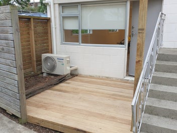 Image 1 of 7