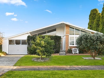 Superb Renovated Living – Must Be Sold!