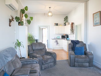 Cosy and renovated gem!
