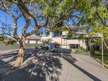 Land Goldmine in Sought After West Harbour