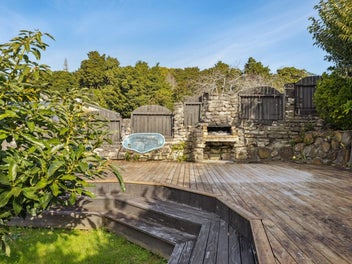 Sun-Soaked & Perfectly Positioned for Families