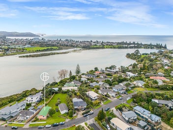 Red Beach Ripper: Full Site + Estuary Views