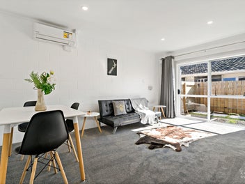 Renovated 2-Bedroom Unit with Carpark & Yard