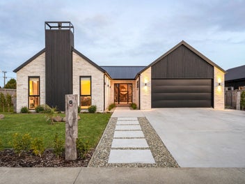 Chic, central, coveted living