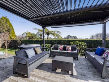 Immaculate Living, Brilliant Location