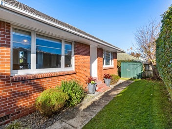 Private & Peaceful in Prime Royal Oak