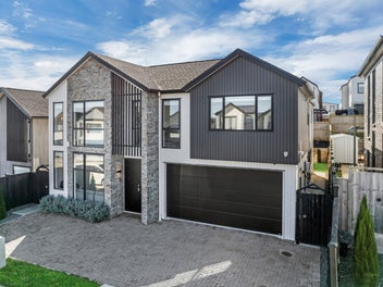 Modern Family Living – 7 Beds + Income Potential