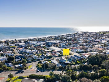 Stylish, Low-Maintenance Living in Prime Strandon