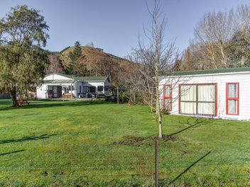 ‘Lanark Croft' - lifestyle with scope
