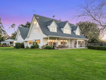 Spacious Country Home, 331sqm on 2.3 acres