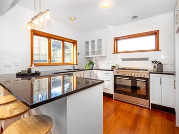 5-Bedroom Spacious Family Home!