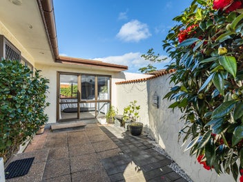 Modern Easy Care Living - Tamatea