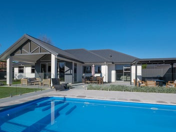 Huge Section And Shed, High Spec Home In Town