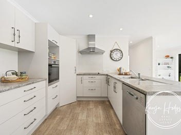 Native Bush, Modern Comfort & Gentle Country Charm