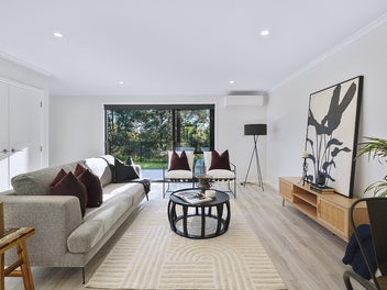 Lock-And-Leave Living With A Touch Of Paradise