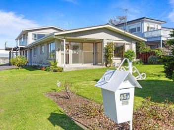 2 Bed, Brick Beauty in Top Location