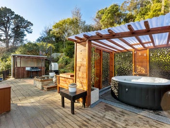 Sun, Views & Sustainable Living
