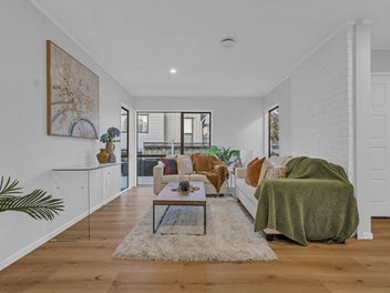 Family Vibes with H & I Potential – Freehold 6...