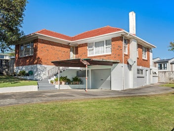 A 1960's Blank Canvas with Options (850m2) MHS