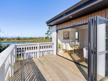 Stylish & Modern in Mt Wellington!