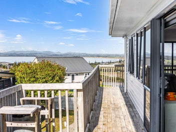 Home & Income Potential on the Peninsula...