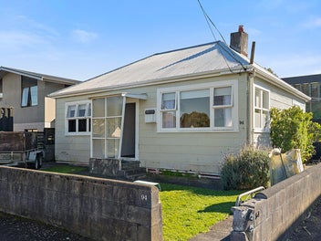 CBD-FRINGE WITH MINOR DWELLING POTENTIAL