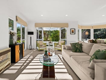 Welcome Home to Bluff Hill