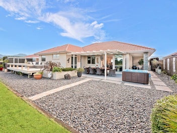 Exclusive Living Fairview Estate