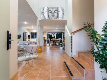 Your Coastal Escape – Affordable & Inviting