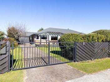 Homely, Private & Location – Taylor Street