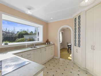 Solid Home, Solid Location