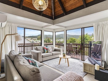 Beachside Calm, Year-Round Charm