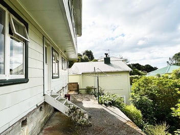 Image 1 of 6