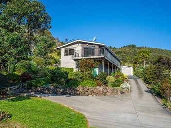 The Taurikura Beach House
