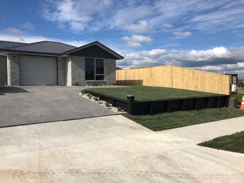 Image 1 of 6
